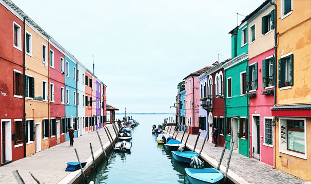 Die Insel Burano während einer Venedig Städtereise besuchen