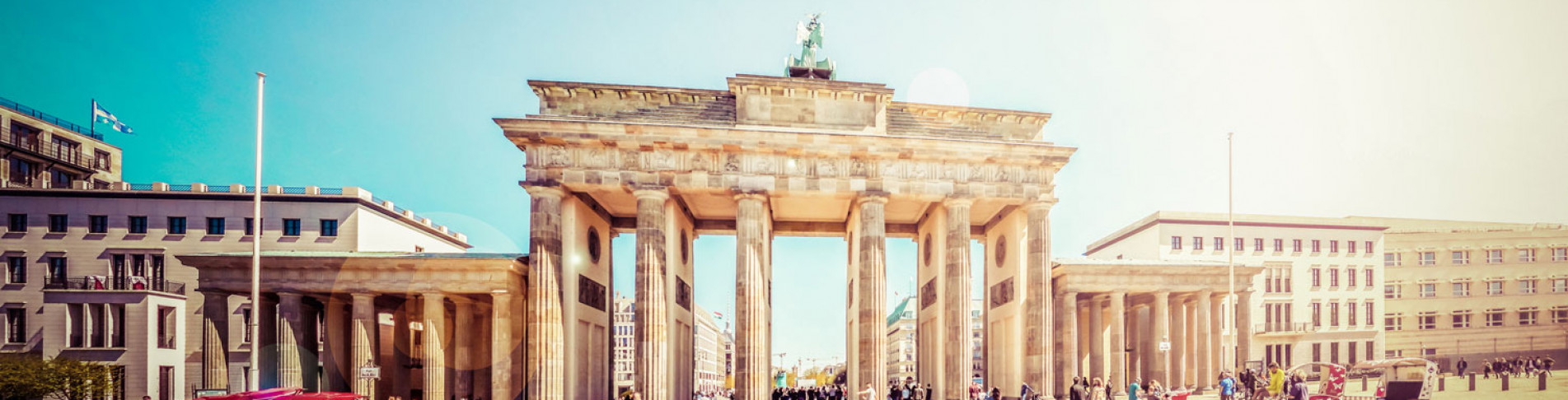 Blick auf das Brandenburger Tor bei einer Städtereise nach Berlin