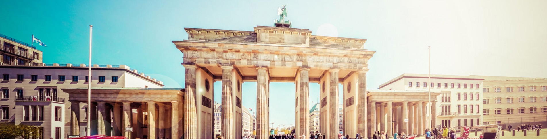 Blick auf das Brandenburger Tor bei einer Städtereise nach Berlin