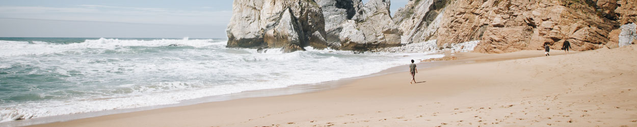 Felsenstrand der Algarve beim Portugal All Inclusive Urlaub besuchen