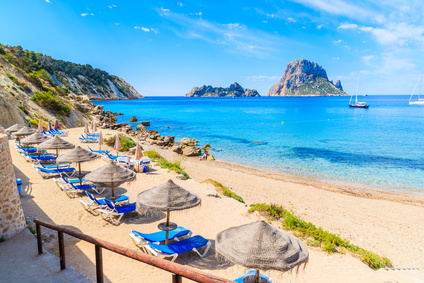 Ibiza Urlaub buchen und am Cala Dhort Chillen