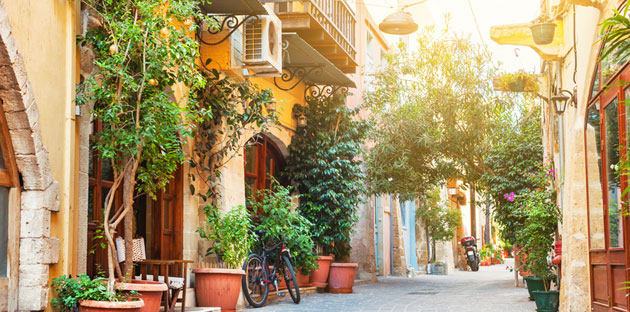 Blumige Gasse in Chania