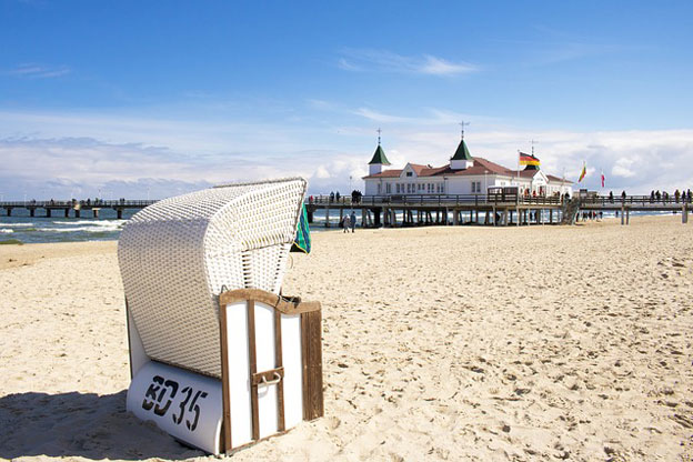 Relaxen im Strandkorb an der Ostsee