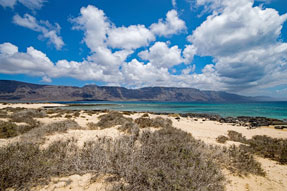 Spanien Urlaub buchen und nach Lanzarote fliegen