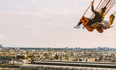 Amsterdam von oben: Schaukeln mit Ausblick dann dem Lookout