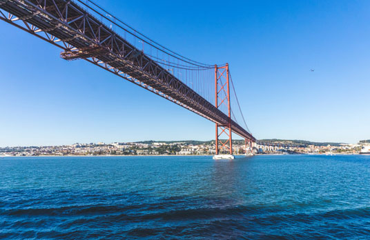 Ponte 25 de Abril bei einer Lissabon Städtereise besuchen