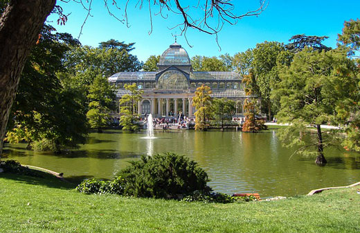 Der Kristallpalast im Retiro Park in Madrid