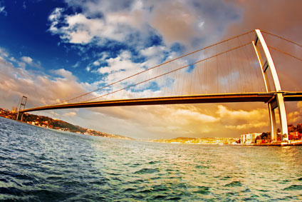 Bosporus Brücke im Istanbul Familienurlaub besichtigen